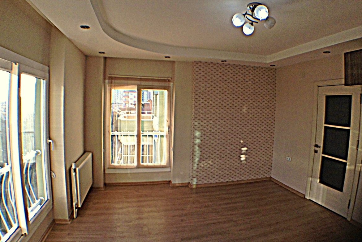 BULVARDA SİTEDE 4+1 DOĞALGAZLI PARKELİ AYLIK KİRALIK DAİRE