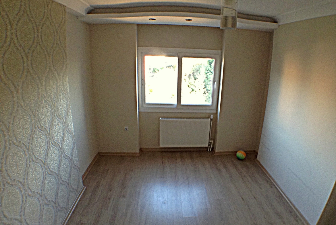 BULVARDA SİTEDE 4+1 DOĞALGAZLI PARKELİ AYLIK KİRALIK DAİRE