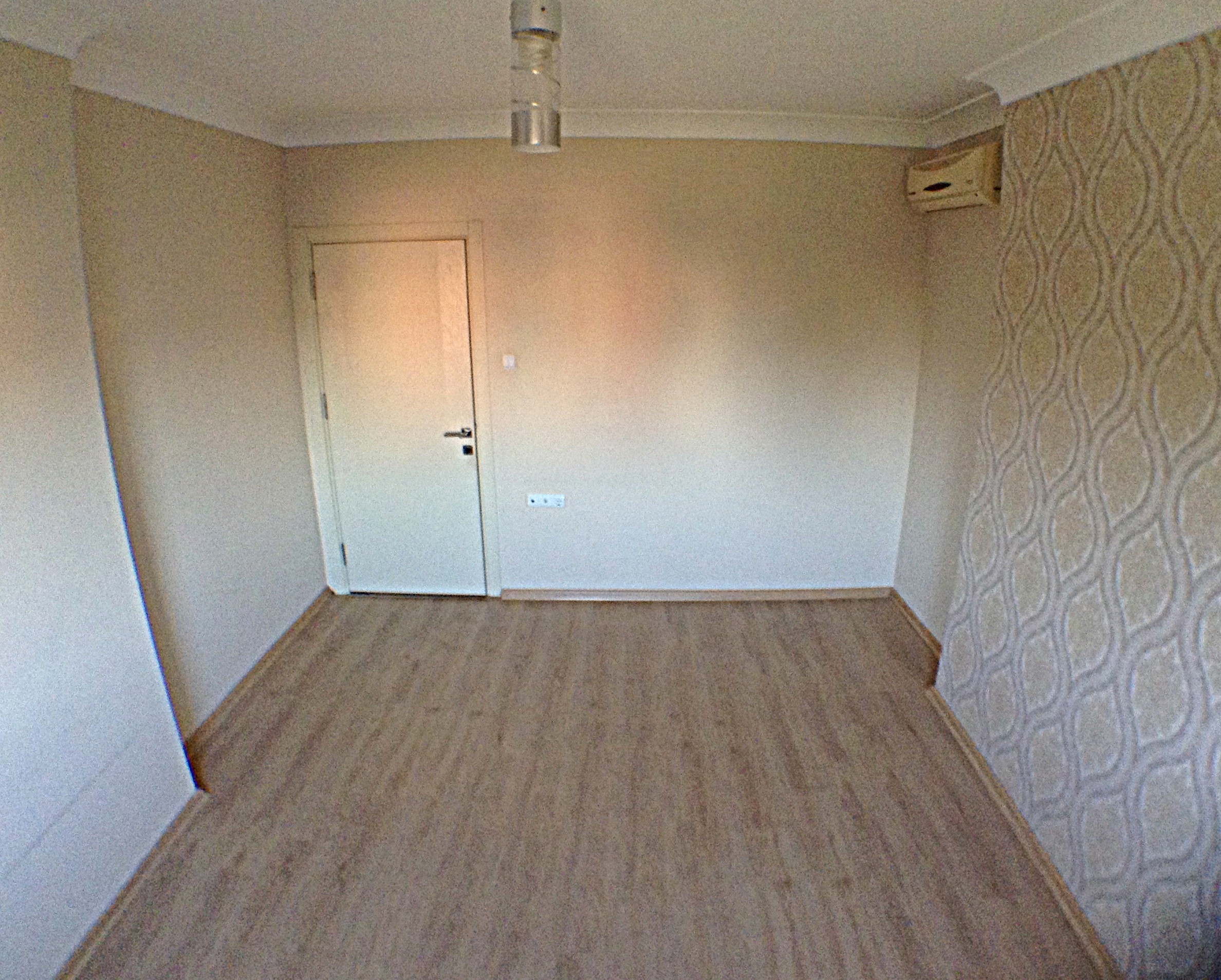 BULVARDA SİTEDE 4+1 DOĞALGAZLI PARKELİ AYLIK KİRALIK DAİRE