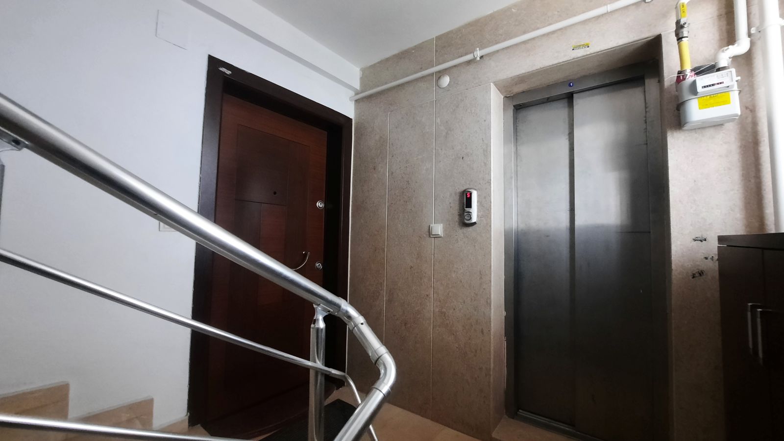 BULVARDA 4+1 230 M2 NET KULLANIMLI HER KAT TEK DAİRE DOĞLAGAZLI KİRALIK DAİRE