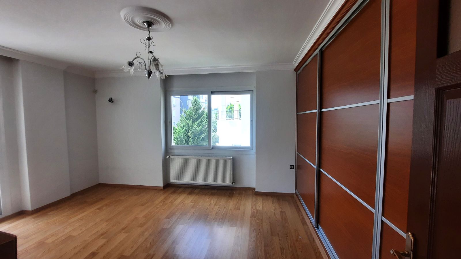 BULVARDA 4+1 230 M2 NET KULLANIMLI HER KAT TEK DAİRE DOĞLAGAZLI KİRALIK DAİRE