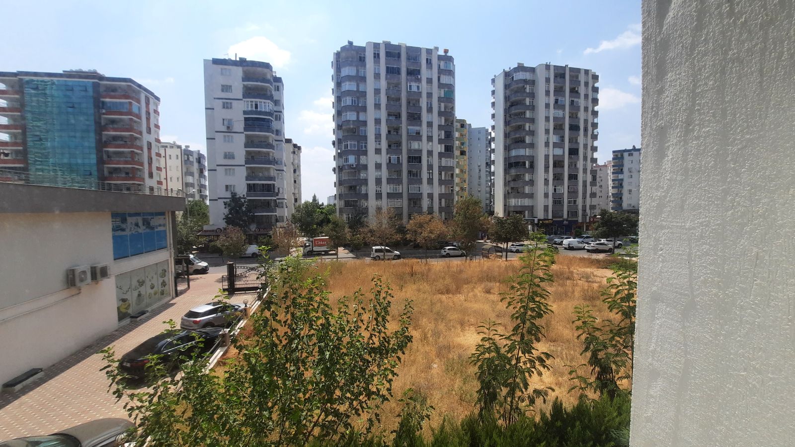 BULVARDA 4+1 230 M2 NET KULLANIMLI HER KAT TEK DAİRE DOĞLAGAZLI KİRALIK DAİRE