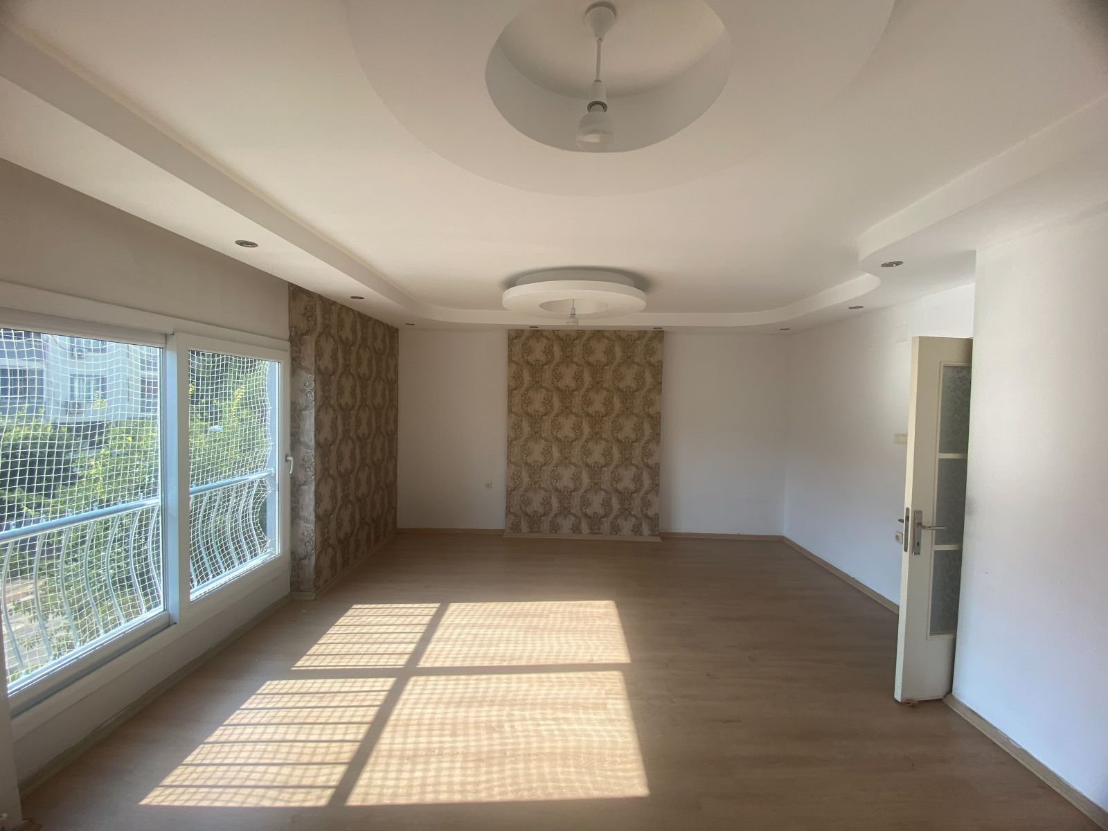 Çukurova belediye evleri özcanpark sitesi B blok 1 kat kiralık 4+1 daire 1 Adana çukurova Belediye evlerinde bulvarda doğalgazlı 4+1 kiralık daire