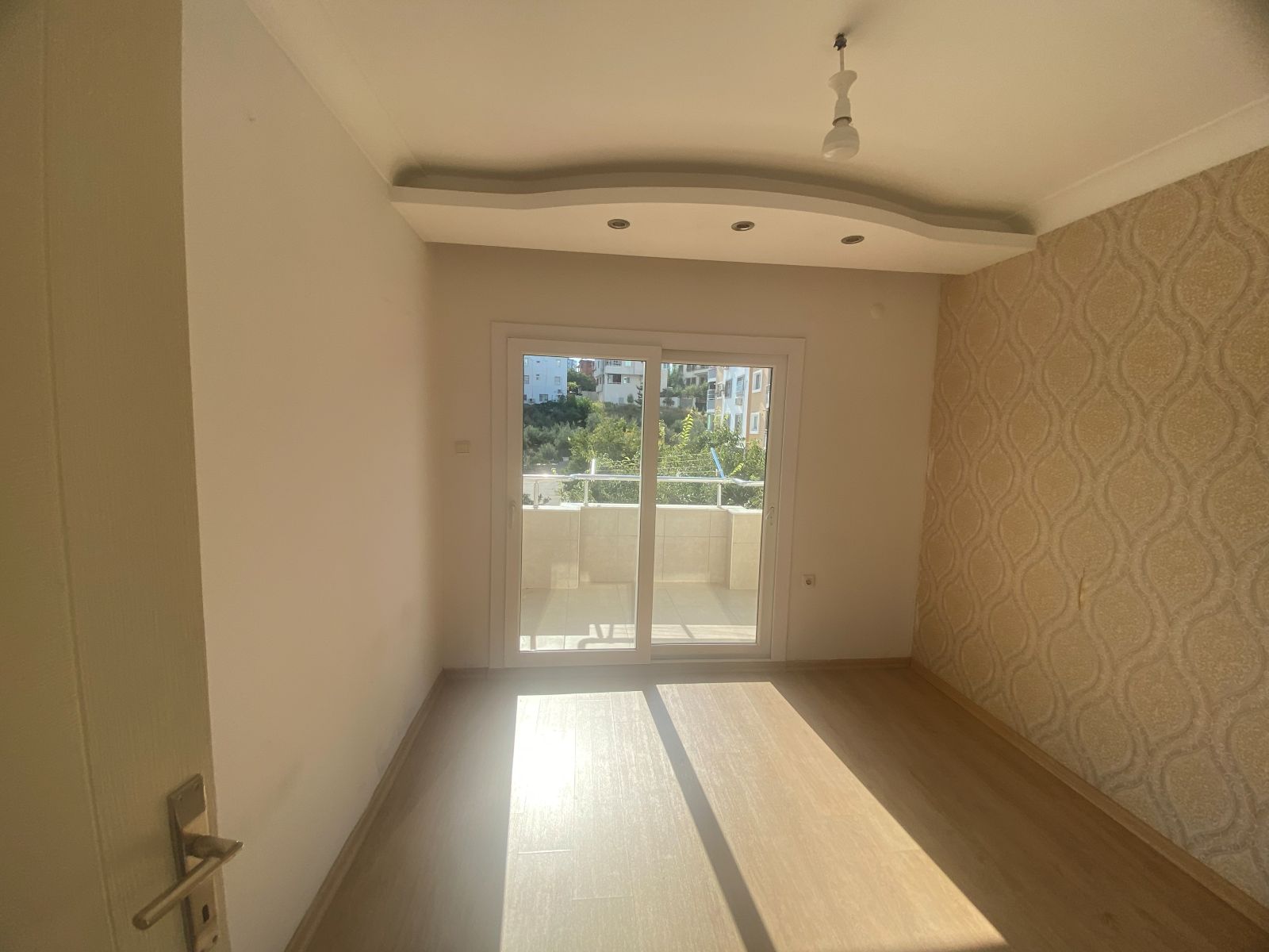 Çukurova belediye evleri özcanpark sitesi B blok 1 kat kiralık 4+1 daire 21 Adana çukurova Belediye evlerinde bulvarda doğalgazlı 4+1 kiralık daire