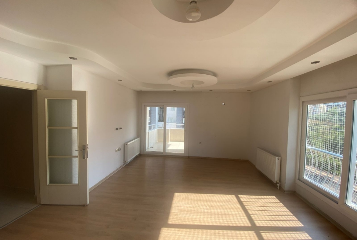 Adana çukurova Belediye evlerinde bulvarda doğalgazlı 4+1 kiralık daire
