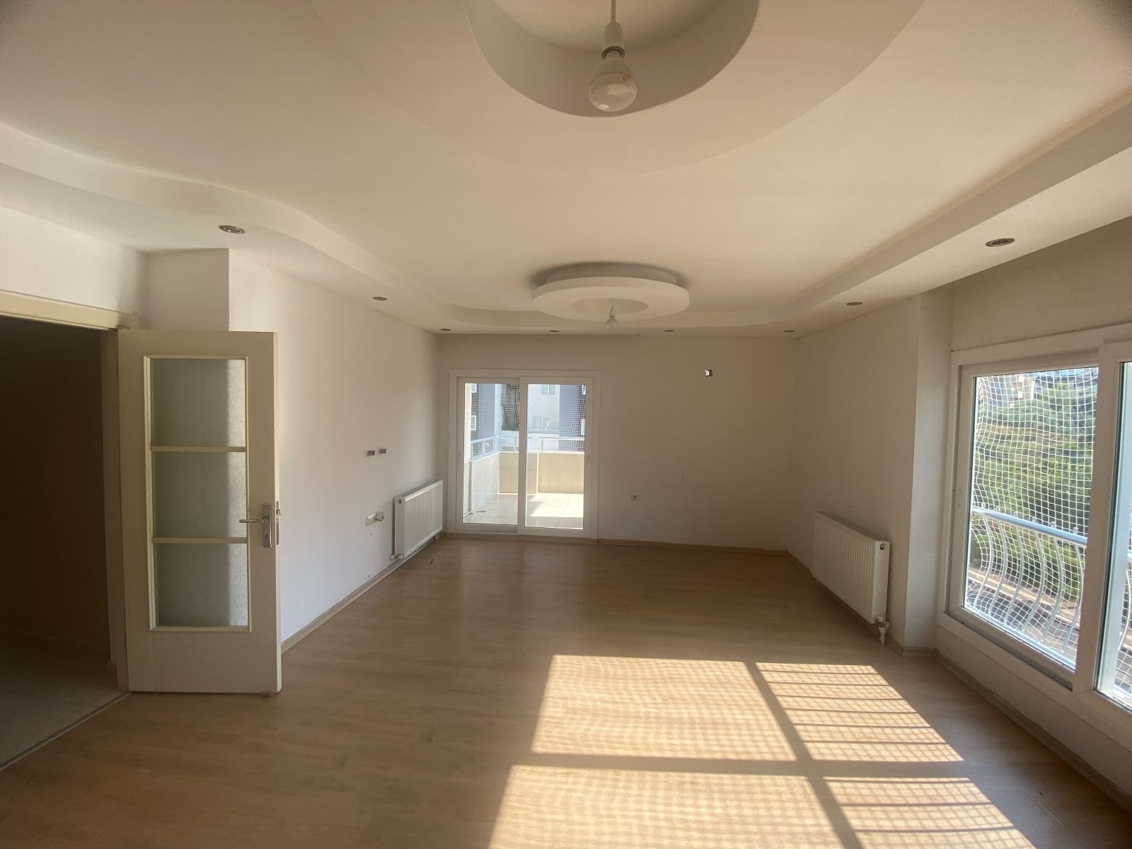 Çukurova belediye evleri özcanpark sitesi B blok 1 kat kiralık 4+1 daire 5 Adana çukurova Belediye evlerinde bulvarda doğalgazlı 4+1 kiralık daire