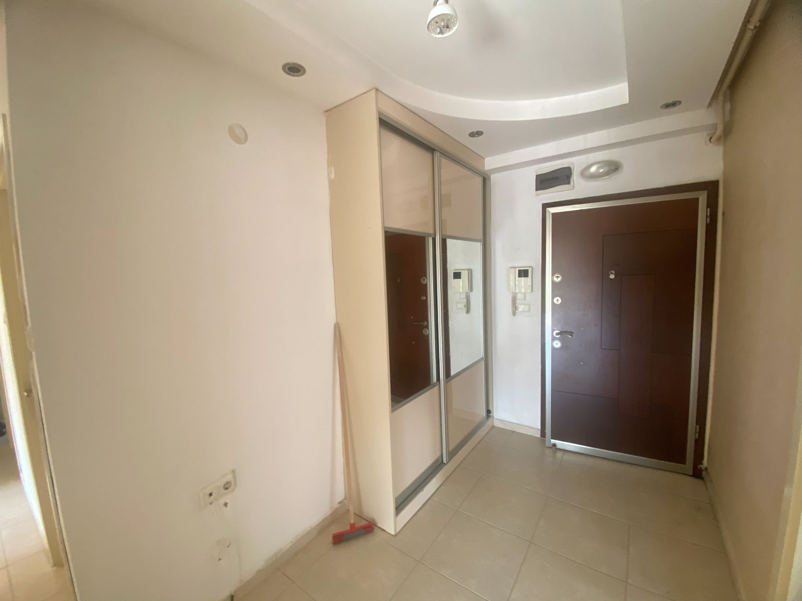 Çukurova belediye evleri özcanpark sitesi B blok 1 kat kiralık 4+1 daire 7 Adana çukurova Belediye evlerinde bulvarda doğalgazlı 4+1 kiralık daire