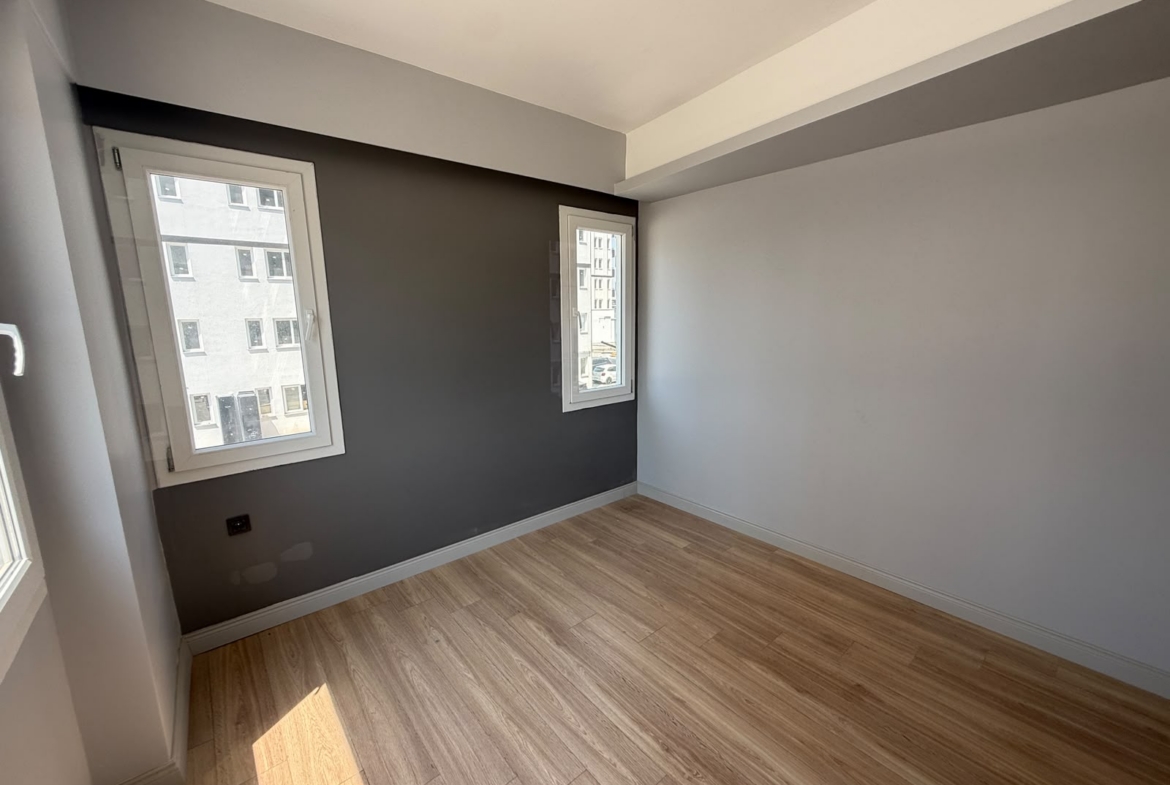 Seyhan Yeşiloba Oto center civarı sitede kiralık 2+1 daire